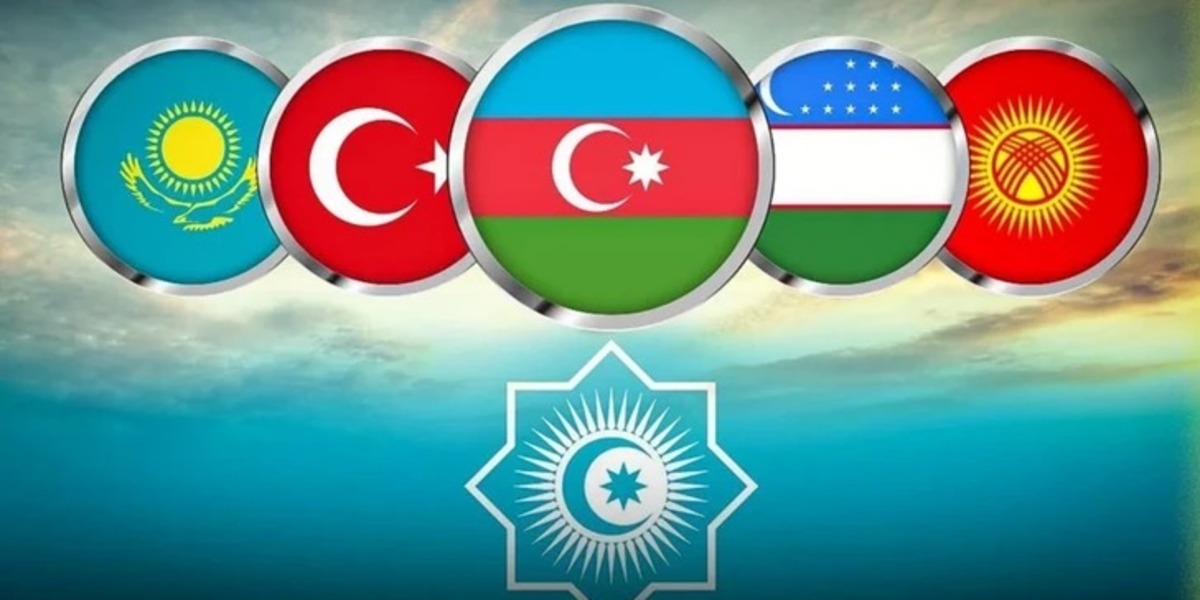 Аналитик STEM Наргиз Мамедова выступила на Тюркском образовательном форуме молодежи