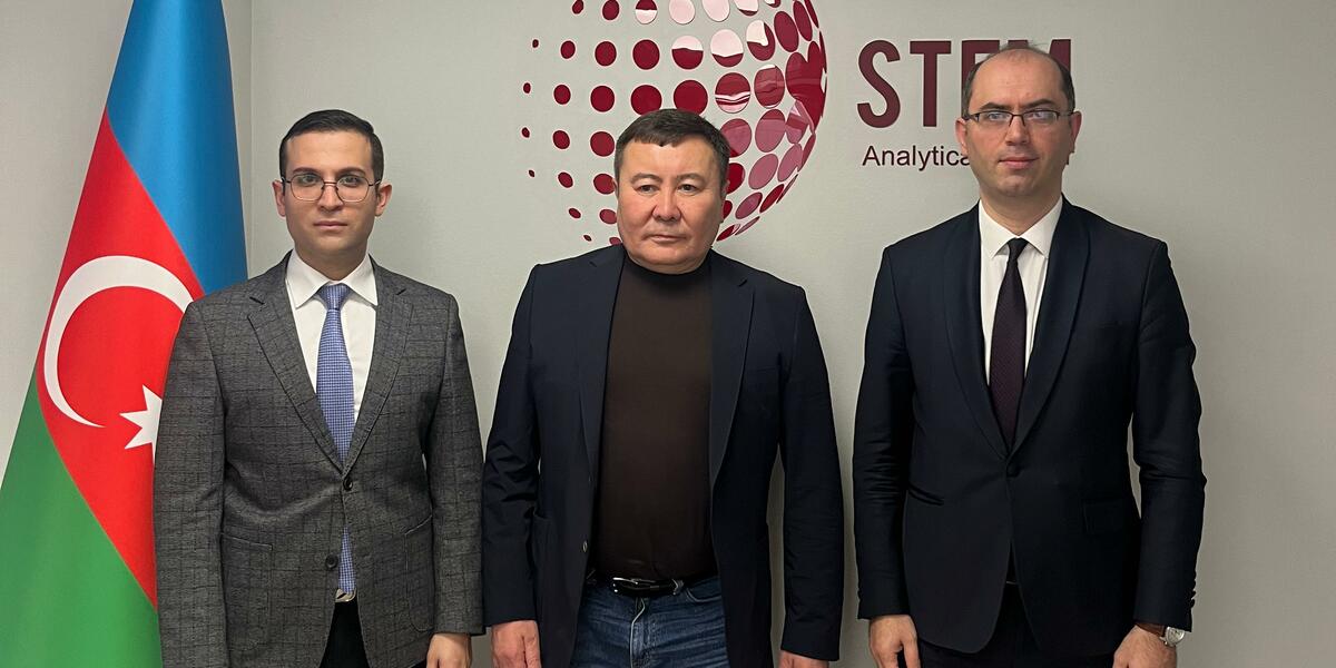 В Аналитическом центре STEM состоялась встреча с Талгатом Калиевым